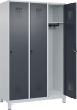 Garderobenschrank EVOLO
mit 100 mm hohen Füßen
RAL 7035/7016, 3 Abteile - More 1