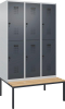 Doppelst. Schrank EVOLO
mit untergeb. Sitzbank
RAL7035/7016, 3x2Abteile - More 1