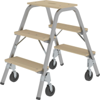 Stahl-Holz-Tritt fahrbar
3 Holzstufen 4 Bockrollen
Höhe Deckbrett 0,73 m