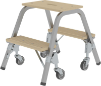 Stahl-Holz-Tritt fahrbar
2 Holzstufen 4 Lenkrollen
Höhe Deckbrett 0,49 m
