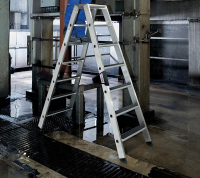 Alu-Stehleiter
2x7 Stufen clip-step R13
Gesamthöhe 1,61 m