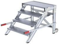 Alu-Arbeitspodest fahrbar
4 Alu-Stufen B 800 mm
Podesthöhe 0,79 m