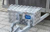 Deichselbox Trailer 30
InnenB530/430xT275xH225mm
Inhalt ca. 30 Liter