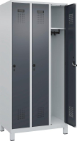 Garderobenschrank EVOLO
mit 100 mm hohen Füßen
RAL 7035/7016, 3 Abteile