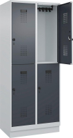 Doppelst. Schrank EVOLO
mit 100 mm hohem Sockel
RAL7035/7016, 2x2Abteile