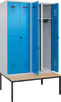 S/W-Gard.-Schrank EVOLO
mit untergeb. Sitzbank
RAL 7035/5012, 4 Abteile