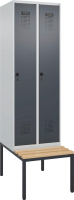 Garderobenschrank EVOLO
mit untergeb. Sitzbank
RAL 7035/7016, 2 Abteile