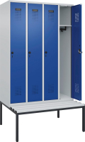 Garderobenschrank EVOLO
mit U.-Bank, KST-Leisten
RAL 7035/5012, 4 Abteile