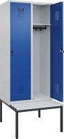 Garderobenschrank EVOLO
mit U.-Bank, KST-Leisten
RAL 7035/5010, 2 Abteile
