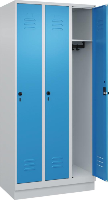 Garderobenschrank CLASSIC
B900xT500xH1950 mm
RAL 7035/5012, 3 Abteile - Detail 1