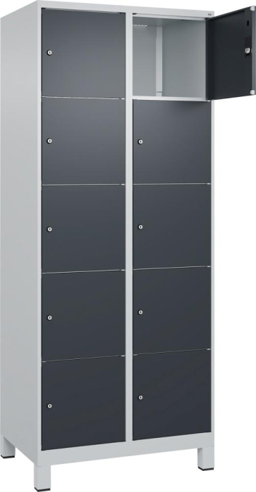 Fächerschrank CLASSIC
B800xT500xH1950 mm
RAL 7035/7016, 2x5 Fächer - Detail 1