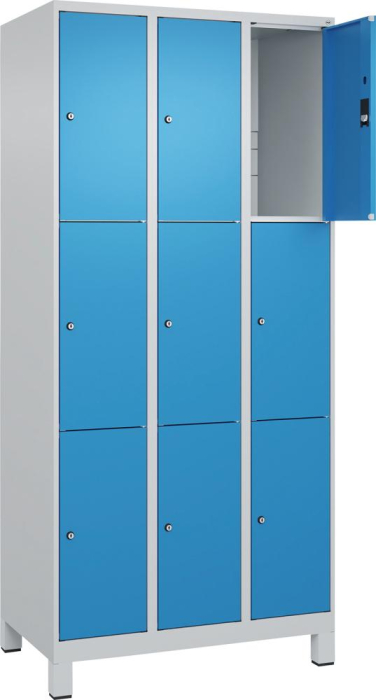 Fächerschrank CLASSIC
B900xT500xH1950 mm
RAL 7035/5012, 3x3 Fächer - Detail 1