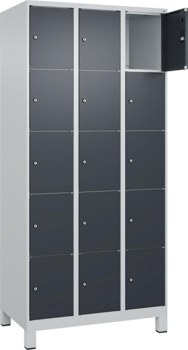 Fächerschrank CLASSIC
B900xT500xH1950 mm
RAL 7035/7016, 3x5 Fächer - Detail 1