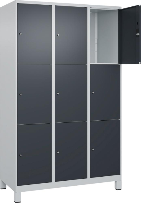 Fächerschrank CLASSIC
B1200xT500xH1950 mm
RAL 7035/7016, 3x3 Fächer - Detail 1