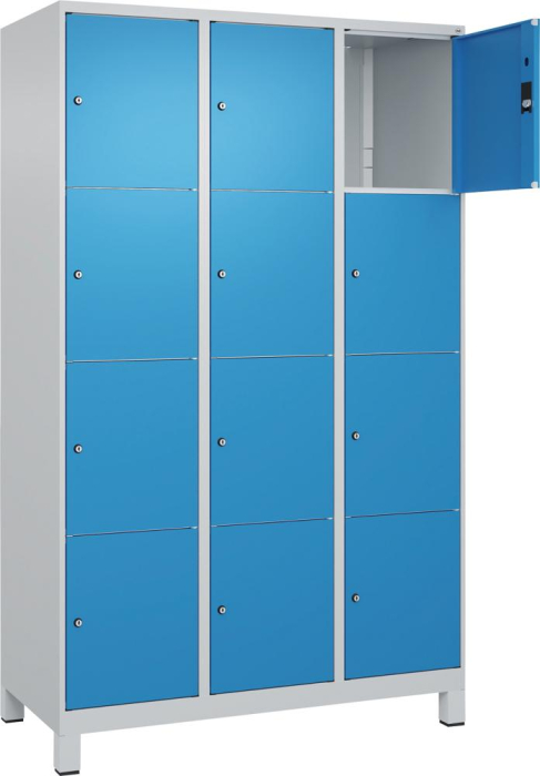 Fächerschrank CLASSIC
B1200xT500xH1950 mm
RAL 7035/5012, 3x4 Fächer - Detail 1