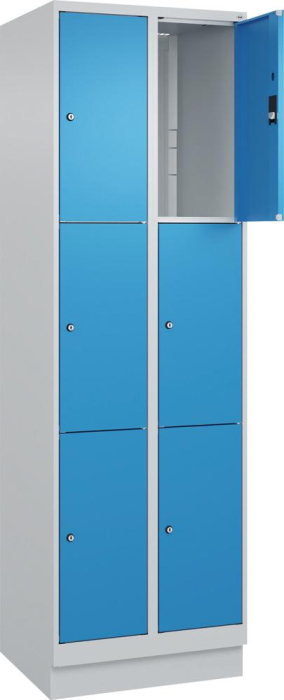 Fächerschrank CLASSIC
B600xT500xH1950 mm
RAL 7035/5012, 2x3 Fächer - Detail 1