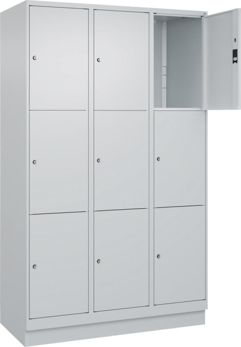 Fächerschrank CLASSIC
B1200xT500xH1950 mm
RAL 7035/7035, 3x3 Fächer - Detail 1