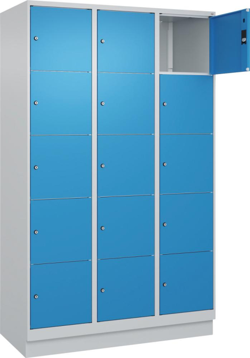 Fächerschrank CLASSIC
B1200xT500xH1950 mm
RAL 7035/5012, 3x5 Fächer - Detail 1
