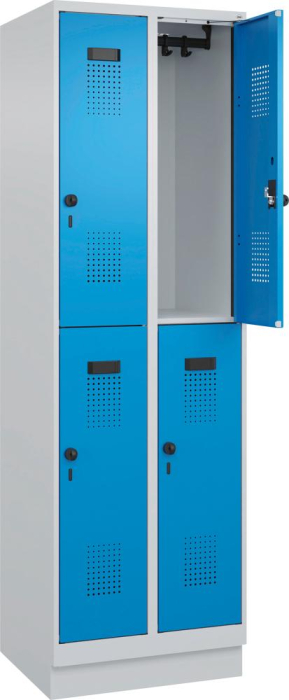 Doppelst. Schrank EVOLO
mit 100 mm hohem Sockel
RAL7035/5012, 2x2Abteile - Detail 1