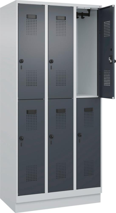 Doppelst. Schrank EVOLO
mit 100 mm hohem Sockel
RAL7035/7016, 3x2Abteile - Detail 1