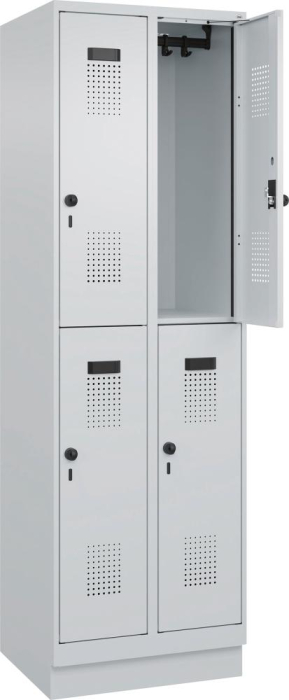Doppelst. Schrank EVOLO
mit 100 mm hohem Sockel
RAL7035/7035, 2x2Abteile - Detail 1