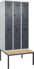 Doppelst. Schrank EVOLO
mit untergeb. Sitzbank
RAL7035/7016, 3x2Abteile - More 4