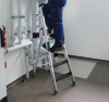 Alu-Stehleiter 250 kg
3 Stufen clip-step R13
Gesamthöhe 1,34 m - More 8