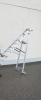 Alu-Stehleiter
9 Stufen, rollbar
Gesamthöhe 2,82 m - More 8
